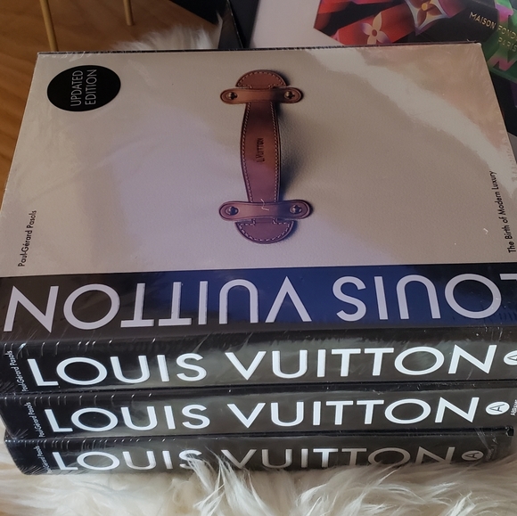 Louis Vuitton Birth of Modern Luxury Coffee Book - Picture 5 of 9